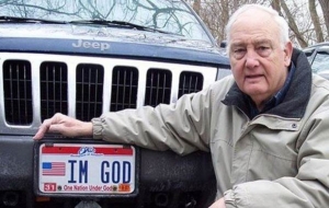 'Tanrıyım' plakası alamayan ateist dava açtı
