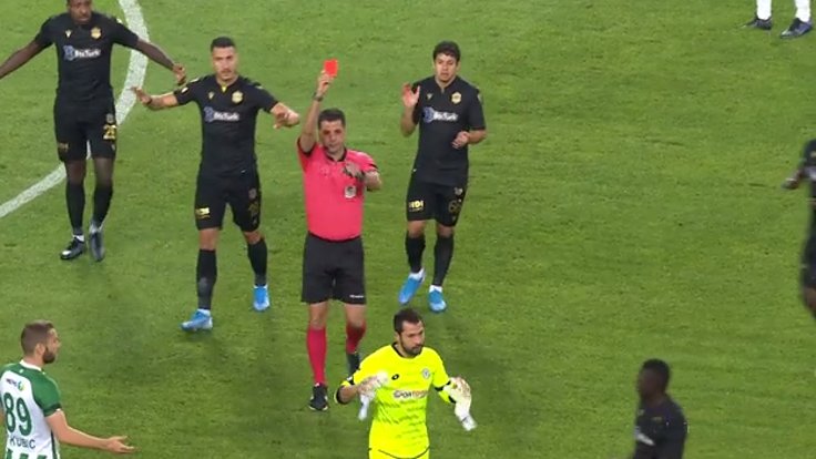 20. saniyede kırmızı kart gören kaleci, Türkiye futbol tarihine geçti 