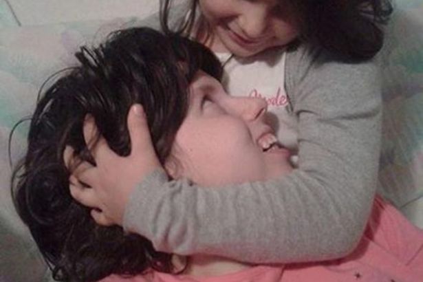 7 yıl sonra komadan uyandı ve kızıyla tanıştı