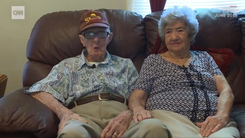 71 yıldır beraber olan çift 12 saat arayla öldü