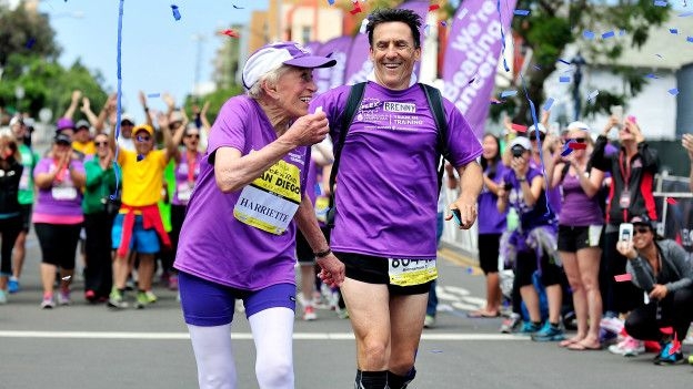 92 yaşındaki kadın maraton rekoru kırdı!