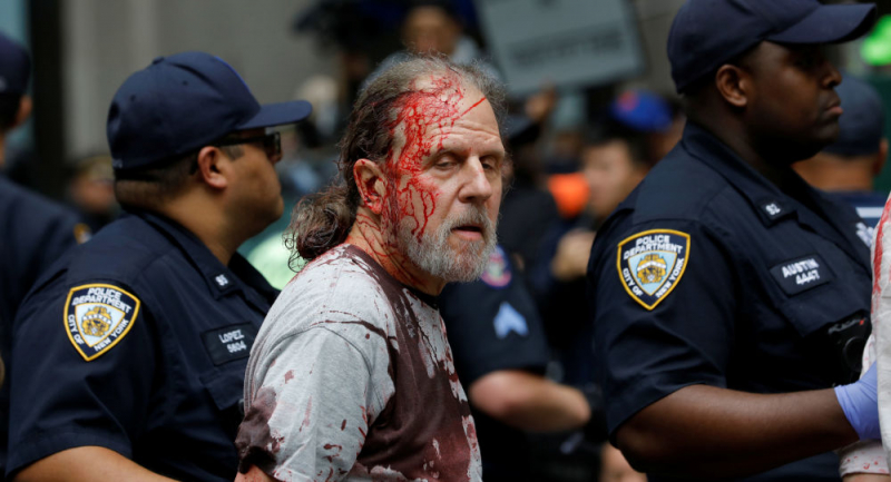 ABD'de iklim protestosunda polis saldırdı! 85 gözaltı