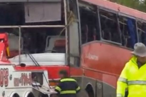 ABD'de otobüs devrildi! 8 ölü..