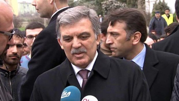 Abdullah Gül: Cumhuriyet tarihinin en zor günlerinden geçiyoruz!