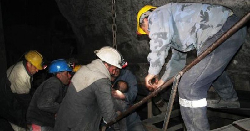 Açlık grevindeki 34 madenci hastaneye kaldırıldı!