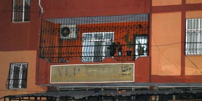 Adana'da balkonda otururken silahlı saldırıya uğradı