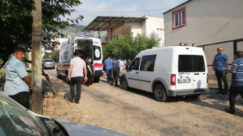 Adana'da bir baba kızlarını öldürdükten sonra intihar etti