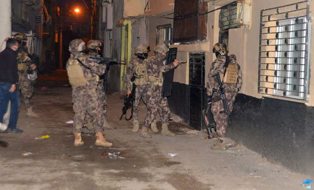 Adana'da IŞİD operasyonu: 7 gözaltı 