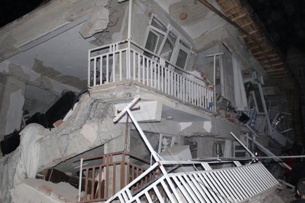 AFAD: Elazığ depreminde ölü sayısı 22'ye yükseldi