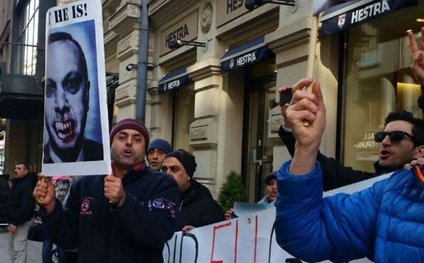 Ahmet Davutoğlu'na Finlandiya'da protesto!