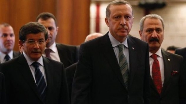 Ahmet Hakan: Erdoğan Davutoğlu'ndan hoşnut değilmiş!