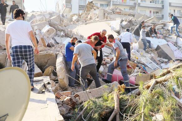 Ahmet Hakan: Tarikatları, cübbelileri, cemaatleri neden deprem bölgesinde göremiyoruz?