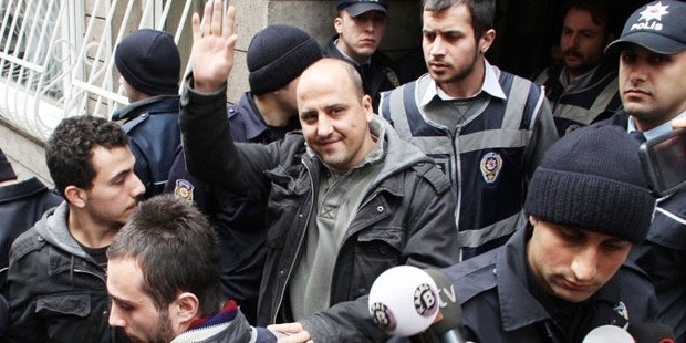 Ahmet Şık: Devlet seri cinayetler işleten bir katildir, hiçbir devlet yoktur ki elinde kan olmasın