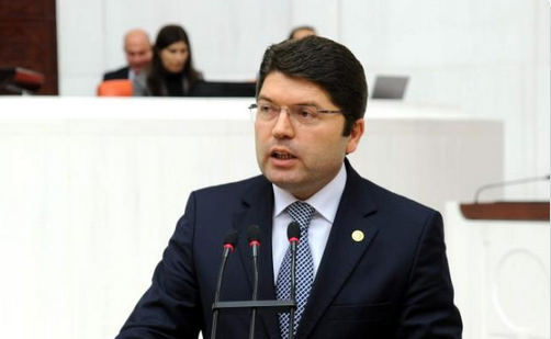 Ak Parti Grup Başkanvekilliği görevinden ayrılan Cahit Özkan'ın yerine Yılmaz Tunç getirildi