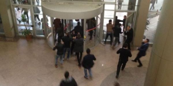 Akdeniz Üniversitesi’nde bıçaklı kavga: 2 yaralı