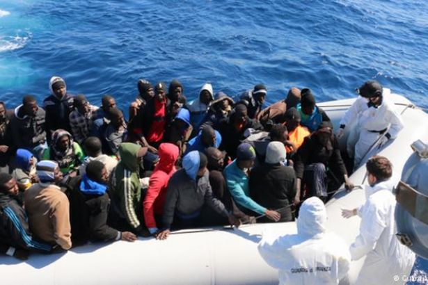 Akdeniz'de 900 sığınmacı kurtarıldı