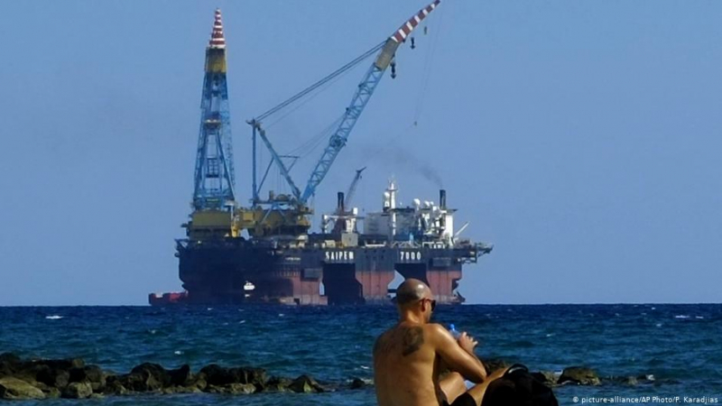Akdeniz'de doğal gaz gerginliği: Kıbrıslı Rumlardan iki şirkete yetki