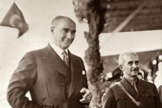 Akit yazarı: Mustafa Kemal öldü ve hesap verecek!