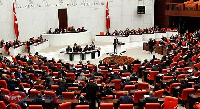 AKP, anayasa değişikliği için imza toplamaya başladı!