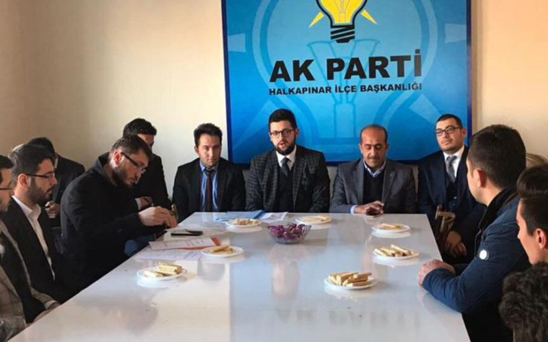 AKP ilçe başkanı: Oylarımız eriyor, istifa ediyorum