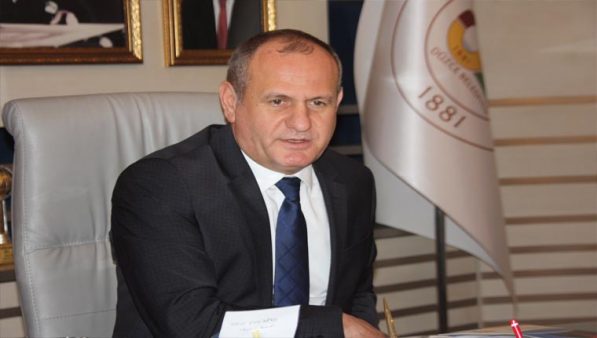 AKP'li Düzce Belediye Başkanı istifa etti!