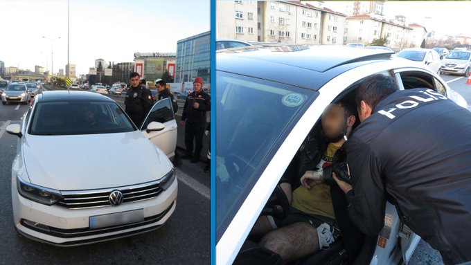 Alkollü sürücü direksiyon başında uyudu, Kadıköy'de trafik kilitlendi