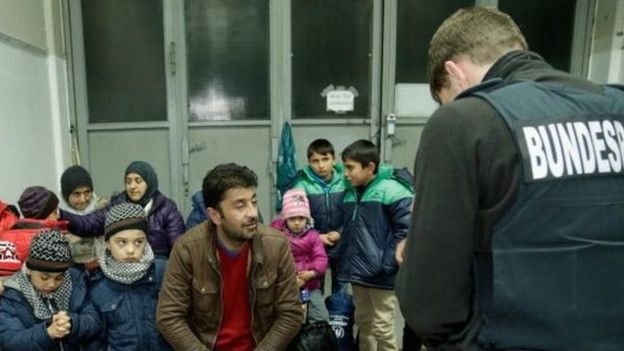 Almanya sığınmacıların iltica başvurularını sınırlayacak!