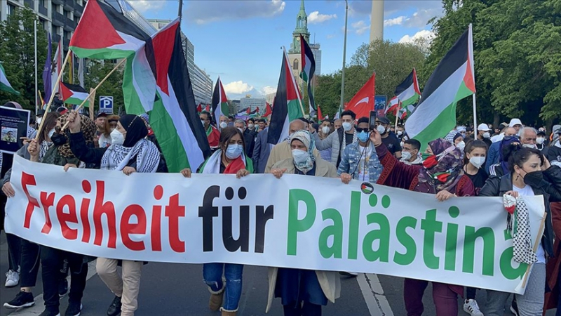 Almanya’da İsrail’in saldırıları protesto edildi