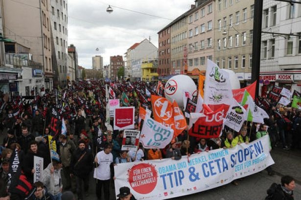 Almanya'da TTIP anlaşması protesto edildi!