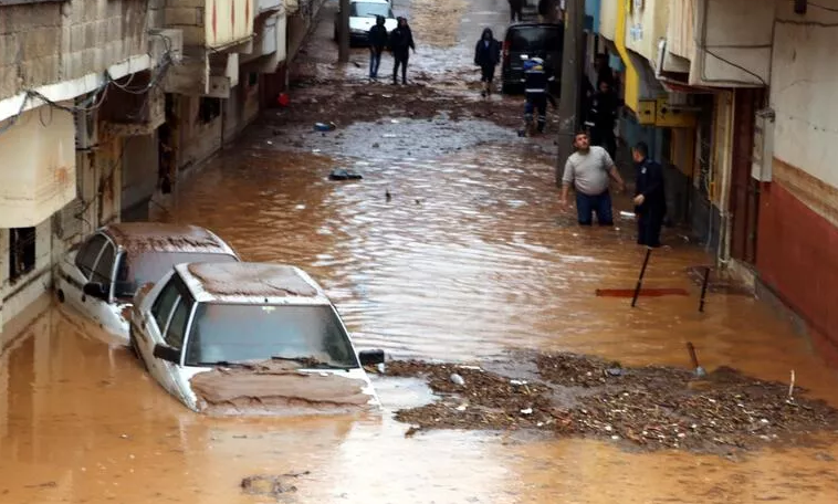 Ankara Büyükşehir Belediyesi,deprem bölgesindeki sel felaketine müdahale etmek için bölgeye ekip gönderiyor 