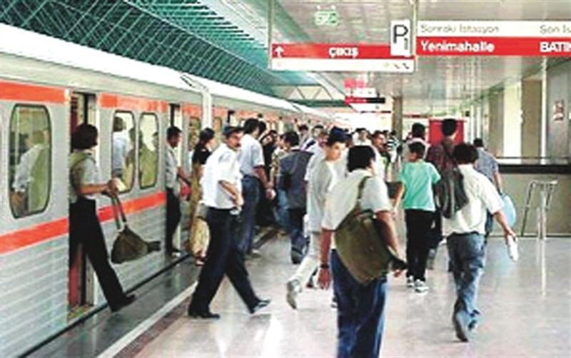 Ankara Metrosu'nda kart basmayan yolcuya saldırı!