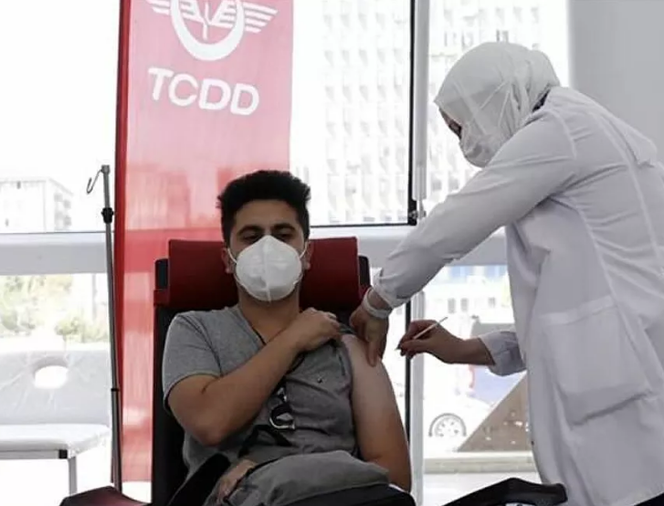 Ankara Yüksek Hızlı Tren Garı'na aşı merkezi kuruldu