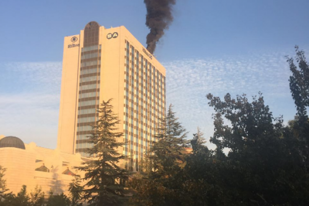 Ankara'da Hilton oteli yanıyor!