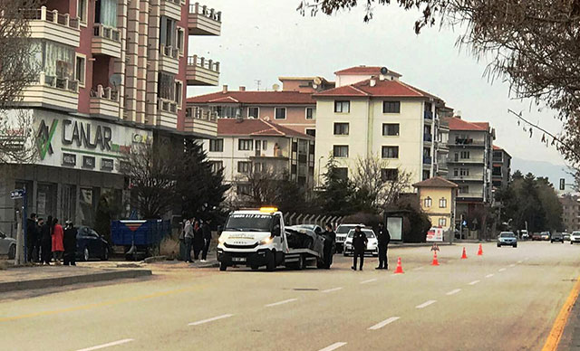 Ankara'da otomobil kaldırımdaki yayaları ezdi: 7 yaralı 