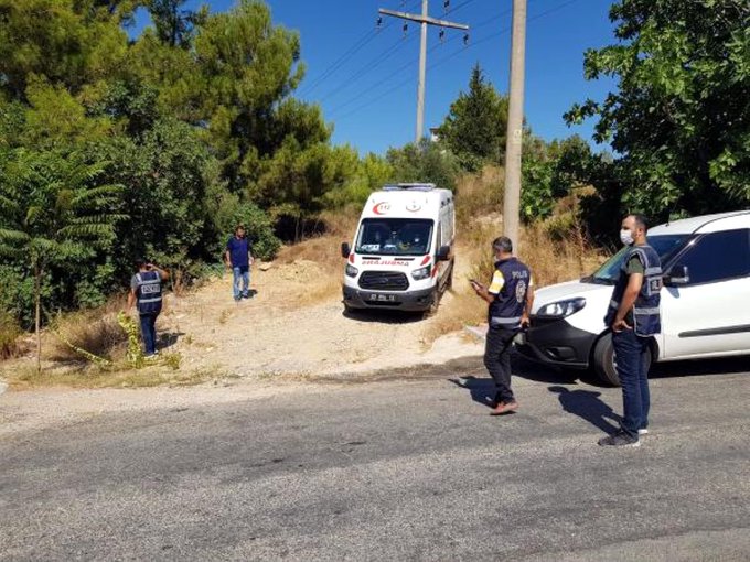 Antalya'da 8 yaşındaki kardeşini bıçakla öldüren kişi polise teslim oldu
