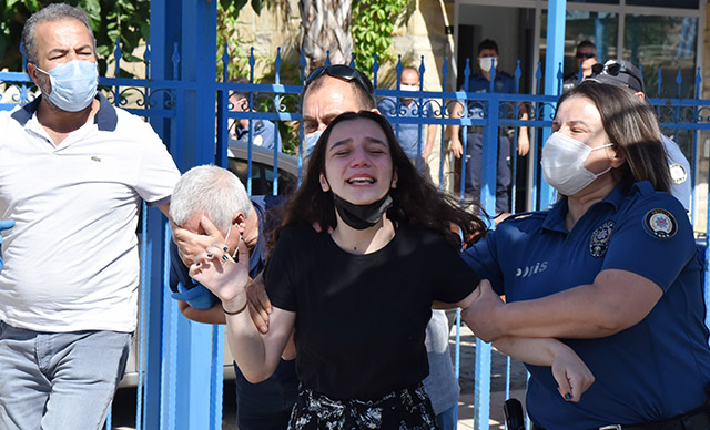Antalya'da bir kadının denizde cesedi bulundu
