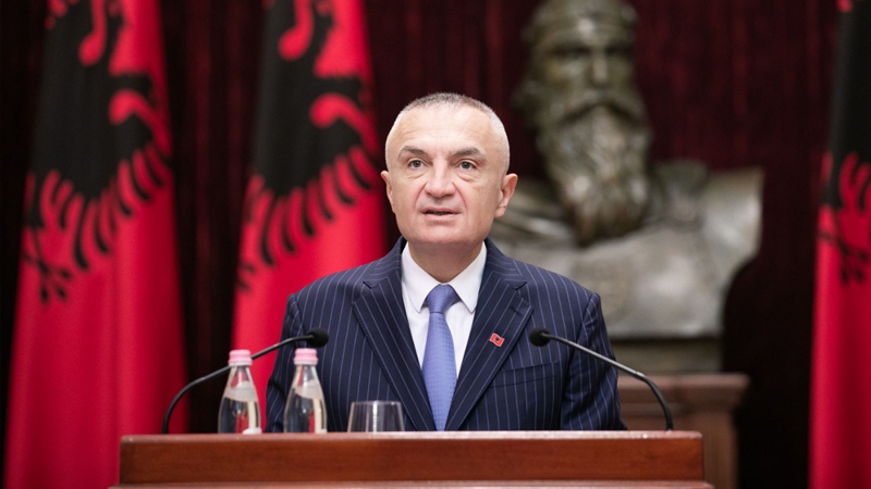 Arnavutluk Cumhurbaşkanı'ndan halka ayaklanma çağrısı: Hükümeti devirin