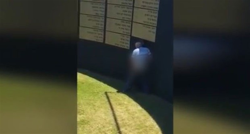 Asker anıtında seks tepki gördü!