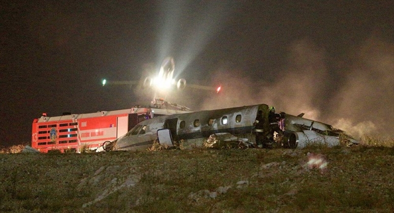 Atatürk Havalimanı'na iniş yapmaya çalışan jet düştü
