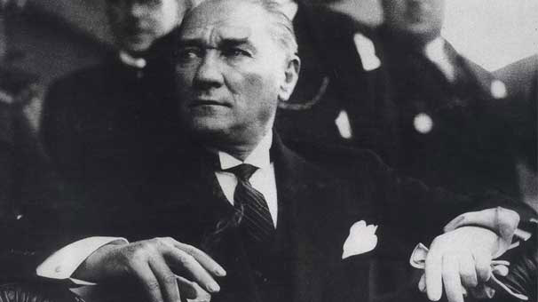 Atatürk'ün ölüm nedenini bu mendil mi çözecek?