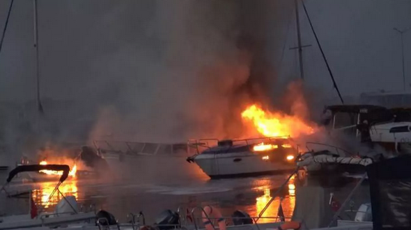 Avcılar Ambarlı limanında 7 tekne yandı