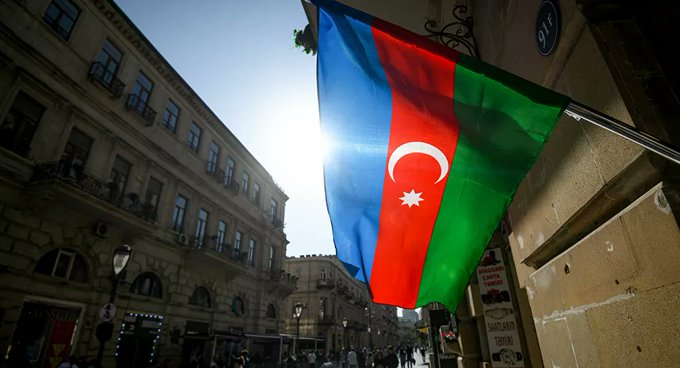 Azerbaycan: Ordumuz dün gece Karabağ'ın üç bölgesinde yeni mevkilerde mevzilendi