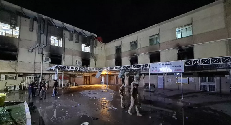 'Bağdat'ta koronavirüs hastanesindeki yangında ölü sayısı 35 ile 40 arası'
