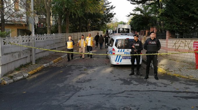 Bakırköy'de bir evde 1'i çocuk 3 kişinin cansız bedeni bulundu, çevrede siyanür kokusu!