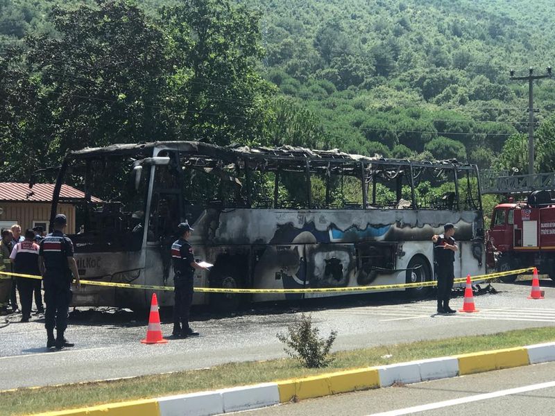 Balıkesir'de hareket halindeki Kamil Koç otobüsünde yangın! 5 ölü, 17 yaralı