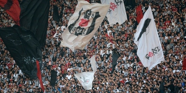 Beşiktaş taraftarından dünyada bir ilk: Sessiz tezahürat 