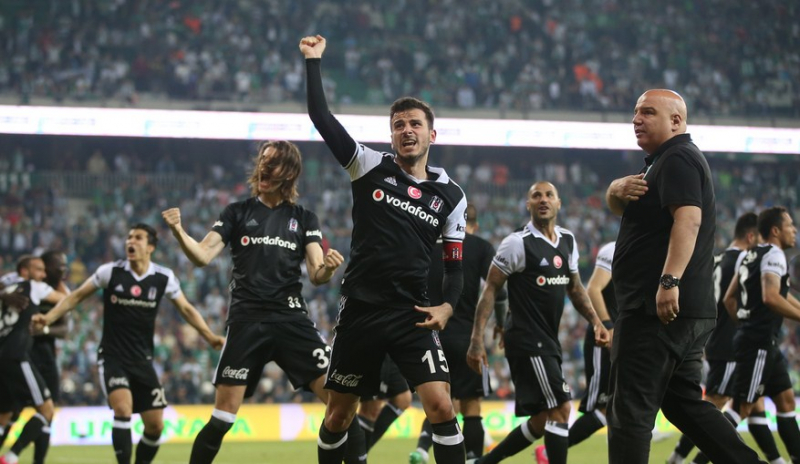 Beşiktaş'ta ilk istifa