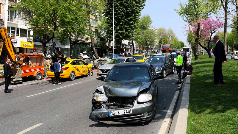 Beşiktaş'ta zincirleme kaza: 2 yaralı