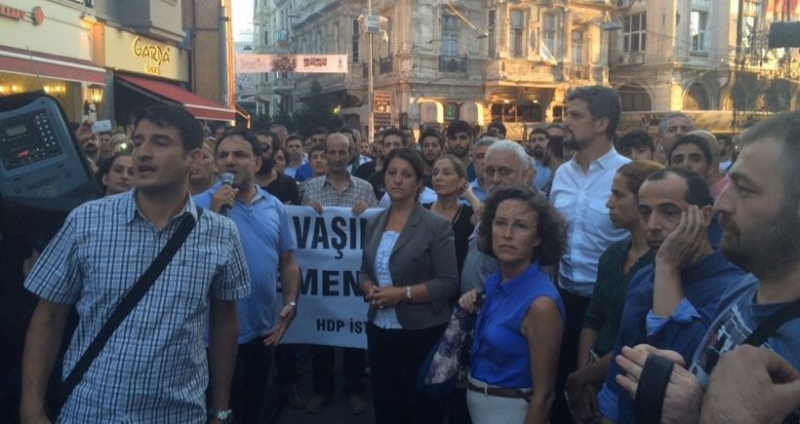Taksim'de yürüyüşe polis engeli!