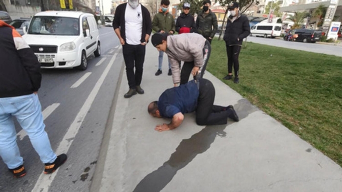 Beyoğlu'nda bir kadın, kendisini darp eden adamı çivili sopayla yaraladı